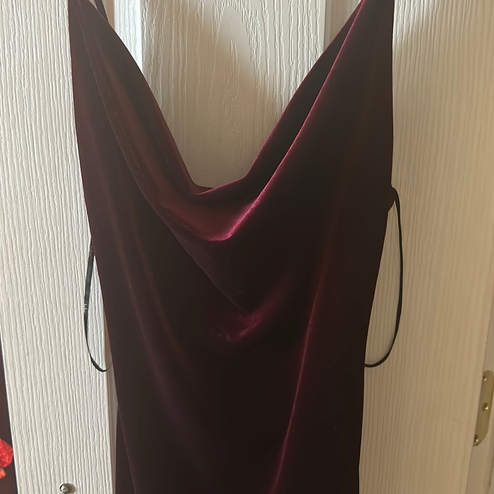 Small Lulus Velvet dress